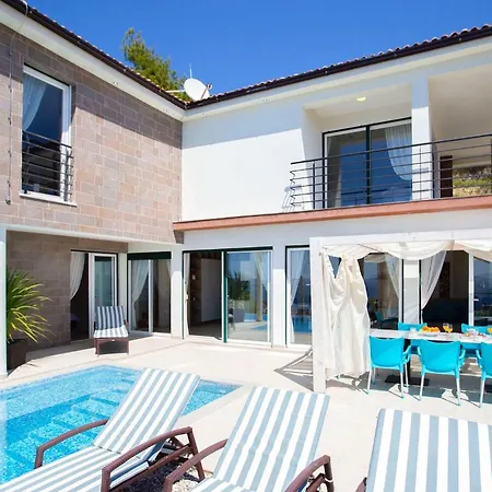 Holiday home Royal 1 Podstrana *