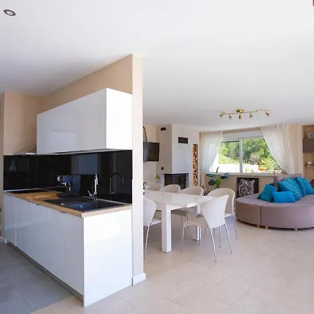 Royal 1 Podstrana Tatil Evi Split