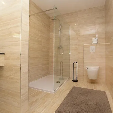 Royal 1 Podstrana Tatil Evi Split