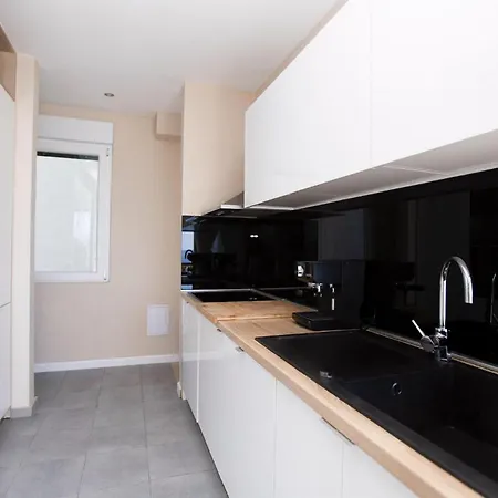 Royal 1 Podstrana Split